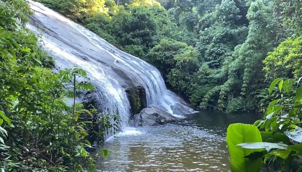 Viajar Cura Cris Lima apresenta lado sul de Ilhabela