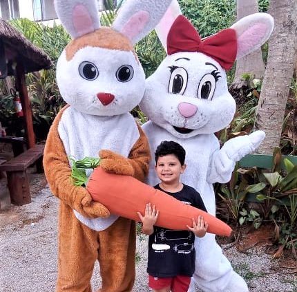 Vovó Legal e Théo vão a Fazenda Angolana conhecer os preparativos da OsterFest