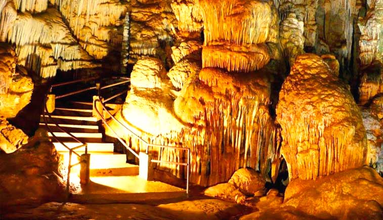 Dia Nacional do Turismo sugestões de passeios vão de montanhas a cavernas