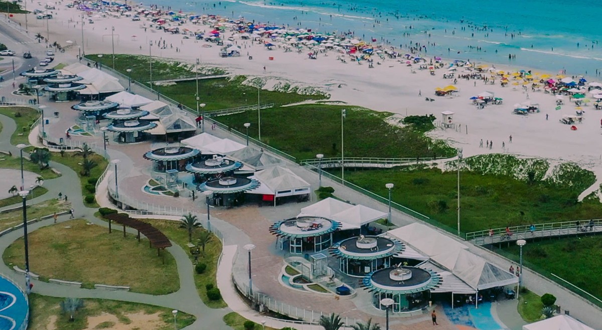 Cabo Frio, maior cidade da Região dos Lagos, é perfeita para curtir o final do verão