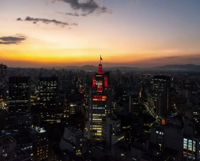 Farol Santander São Paulo comemora 7 anos com mostra sobre o futuro da cidade e exposição inédita