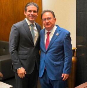 Manoel Linhares participa de cerimônia com presidente Lula, ministro da Educação Camilo Santana e o presidente da Câmara, Hugo Motta